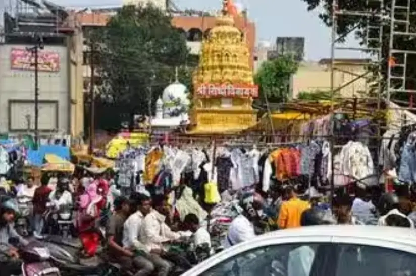 नागपुर में दिवाली की खरीदारी के बीच ट्रैफिक जाम से लोग परेशान, अतिक्रमण हटाने के कुछ घंटों बाद फिर लग रहीं दुकानें